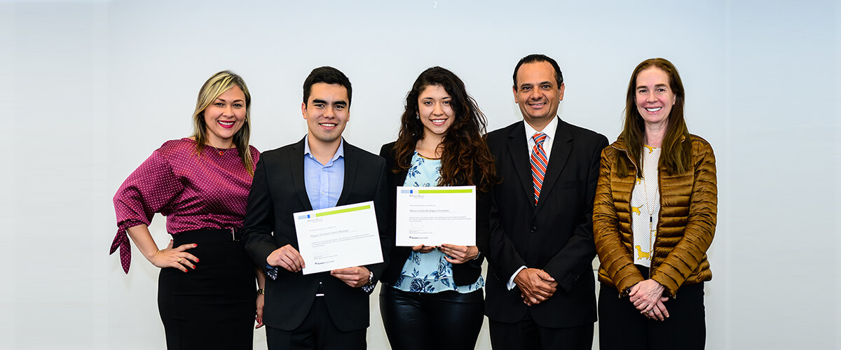 Tenaris presents the Roberto Rocca scholarship to Uniandinos students