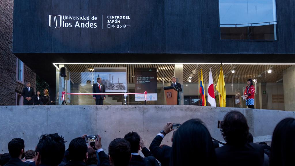 The center´s inauguration strengthens relations between the Government of Japan and the Universidad de los Andes, who have created a partnership to promote culture, academia, as well as economic issues. 