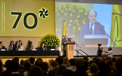 Jared Diamond during his talk at the university’s graduation ceremony